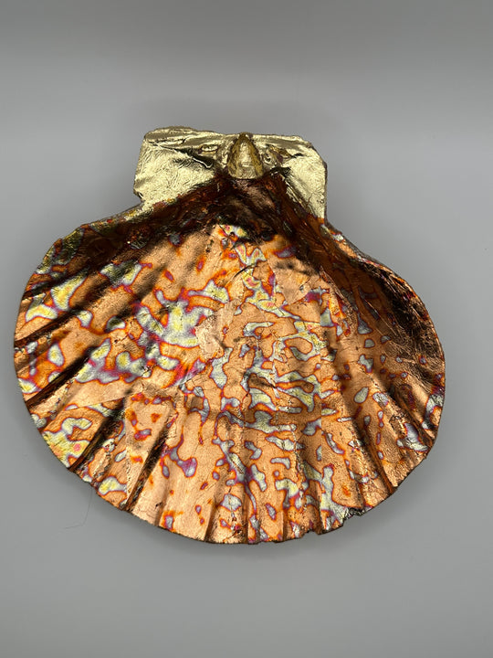 Gilded Scallop Shell