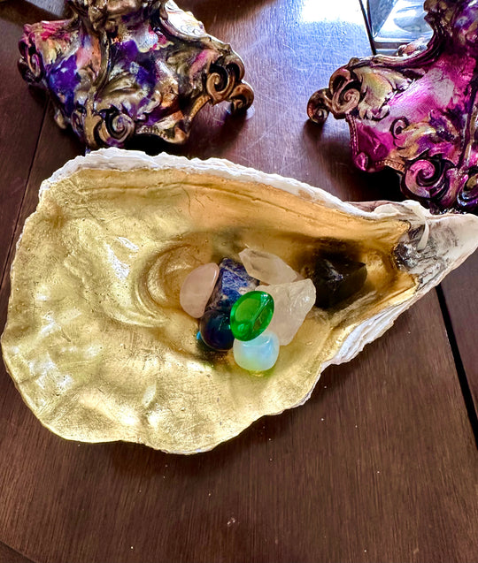 Giant Gilded Oyster Shell (A) - 22k