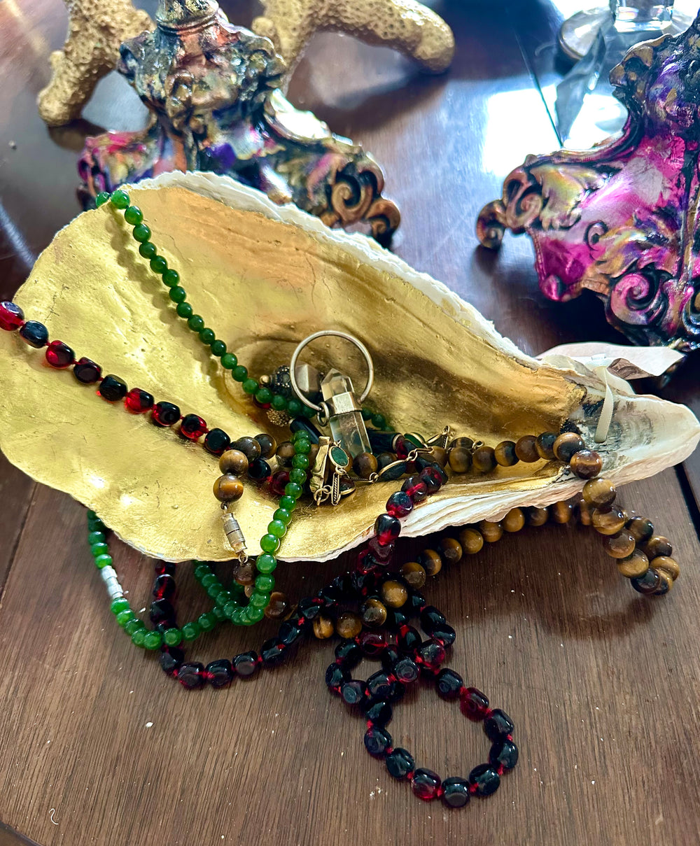 Giant Gilded Oyster Shell (A) - 22k