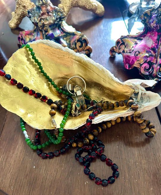 Giant Gilded Oyster Shell (A) - 22k