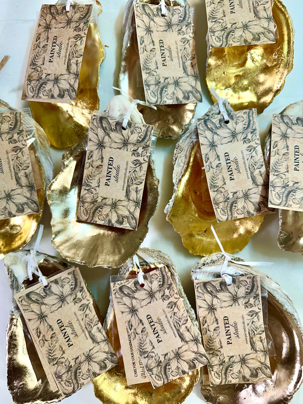 Gilded oyster shells