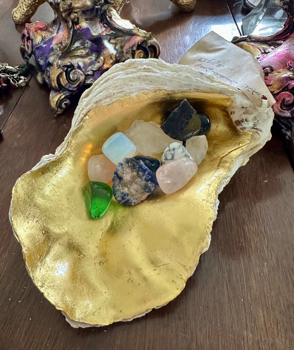 Giant Gilded Oyster Shell (B) - 22k