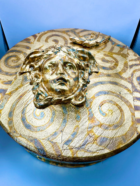 Round Medusa Box